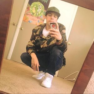 Meet your Posher, Brandon